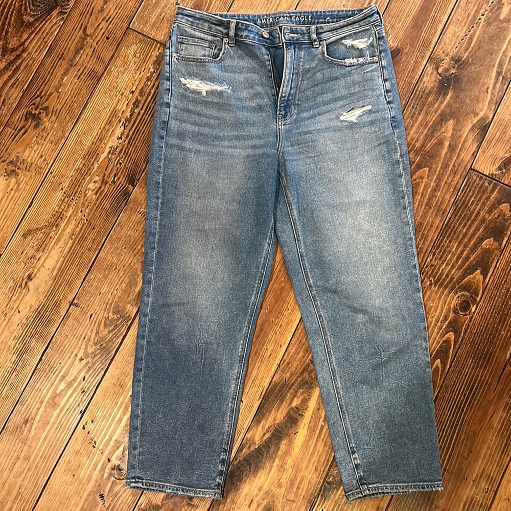 American Eagle Mom straight jean